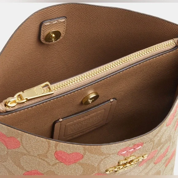 coach Mollie Bucket Bag 22 In Signature Canvas With Heart Print cp056 - Picture 9 of 10